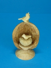 Miniatur in Walnuss, Vgelchen