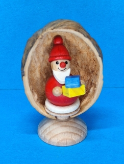 Miniatur in Walnuss, Weihnachtsmann
