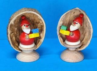 Miniatur in Walnuss, Weihnachtsmann